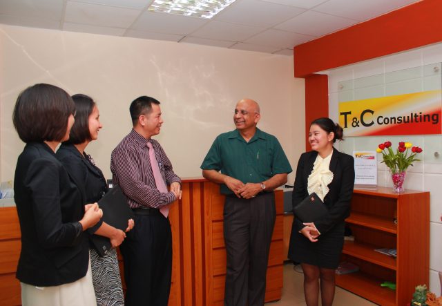 Buổi sinh hoạt chuyên môn: Giao tiếp hiệu quả và dịch vụ khách hàng